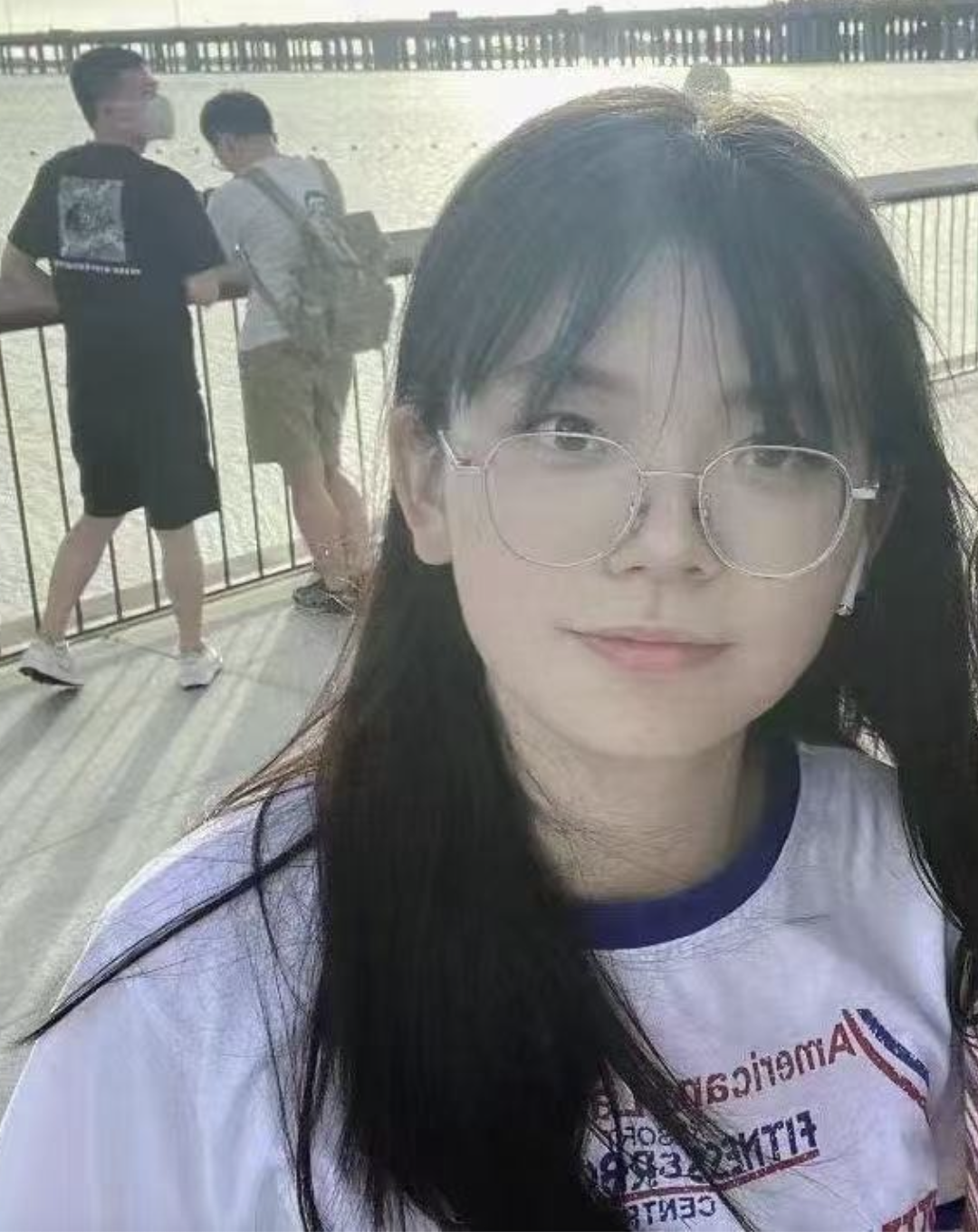 Yanlin Qi portrait